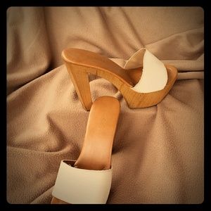 Candies Fabulicious White Leather  Coctail heels